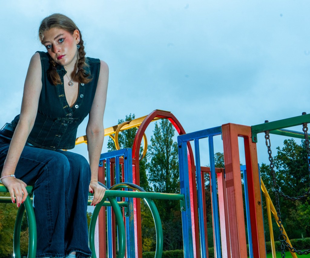 Girlbestfriend Daisy Peacock